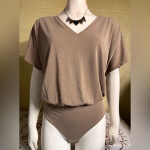 Express Taupe V-Neck Short Sleeve Bodysuit